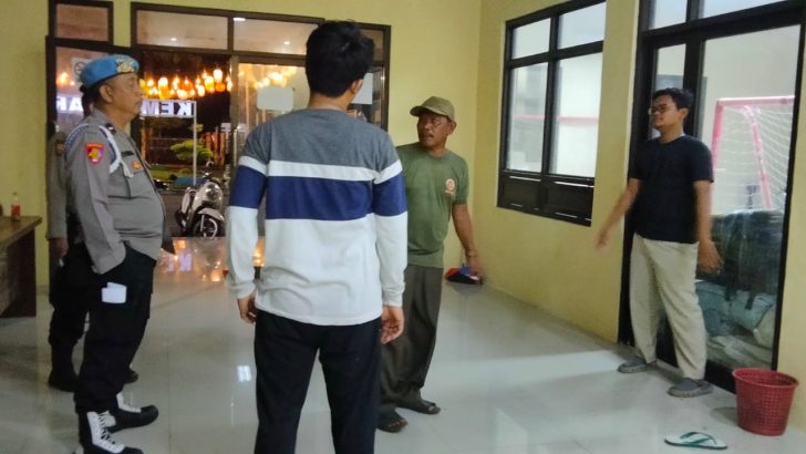Personil Polsek Mauk Giat Penjagaan Kotak Suara Di PPK Kecamatan Kemeri