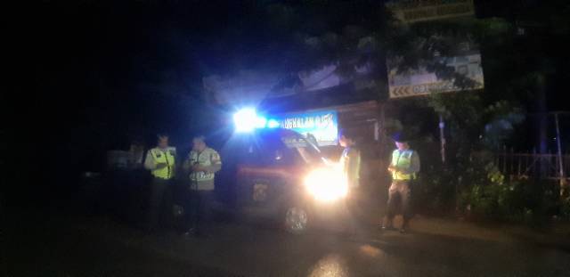 Aiptu Iwan W Patroli Barcode Di perempatan pinang Tigaraksa Antisipasi Kejahatan