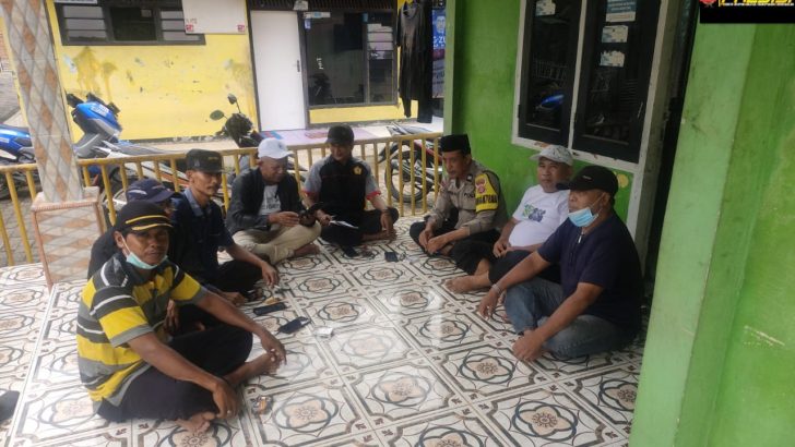 Bhabinkamtibmas melaksanakan kunjungan kewarga masyarakat”Pewarta tangerangBhabinkamtibmas melaksanakan kunjungan kewarga masyarakat” Pewarta tangerang