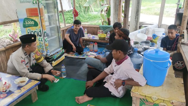 Tri Brata – Personil Polsek balaraja Giat Sambang kepada Warga Binaan Desa Kubang Kec Sukamulya Polsek balaraja