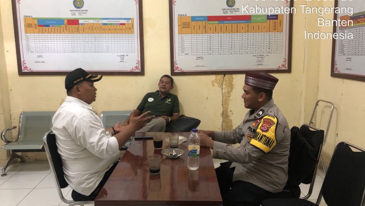 Bhabinkamtibmas Polsek Balaraja Polresta Tangerang giat Sambang ke Tokoh Agama, Tokoh Masyarakat dan Warga Desa Parahu Darkum Polsek Balaraja.
