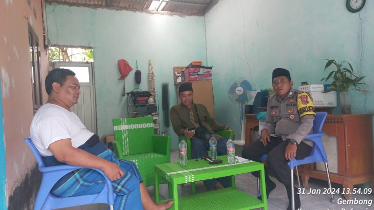 Bhabinkamtibmas Polsek Balaraja Polresta Tangerang giat Sambang ke Tokoh Agama, Tokoh Masyarakat dan Warga Desa Gembong Darkum Polsek Balaraja.