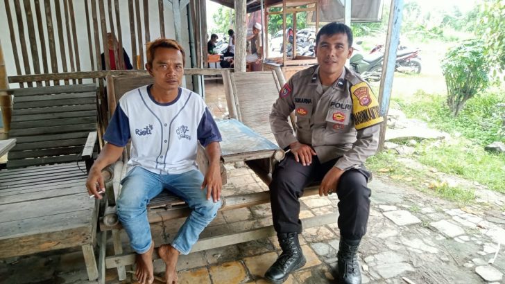 Upaya pendekatkan diri kepada masyarakat, Polsek Kresek kunjungi warga di Desa dalam rangka Program Polisi RW.