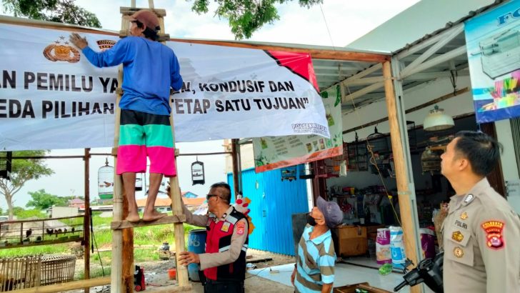 Menjaga Sinergitas dengan masyarakat, Polsek Kresek lakukan Patroli Mobile dan Dialogis