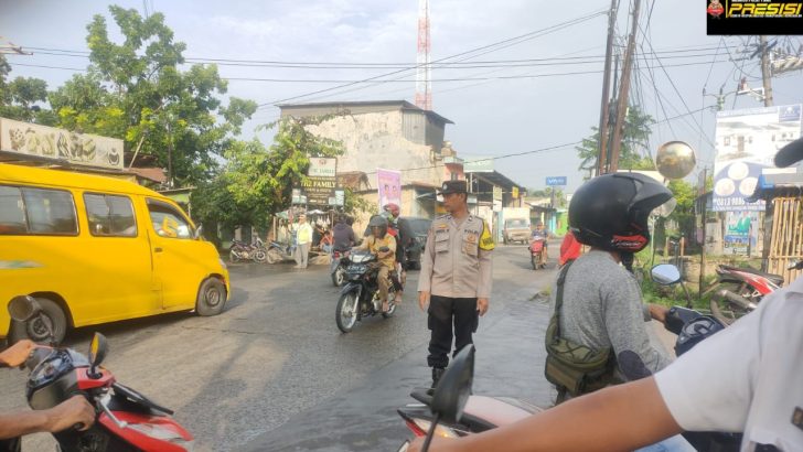 Mengurai Kemacetan Anggota Bhabinkamtibmas polsek Balaraja Turun Kejalan Laksanakan Protap pagi Gatur Lalin di Pagi HariMengurai Kemacetan Anggota Bhabinkamtibmas polsek Balaraja Turun Kejalan Laksanakan Protap pagi Gatur Lalin di Pagi Hari