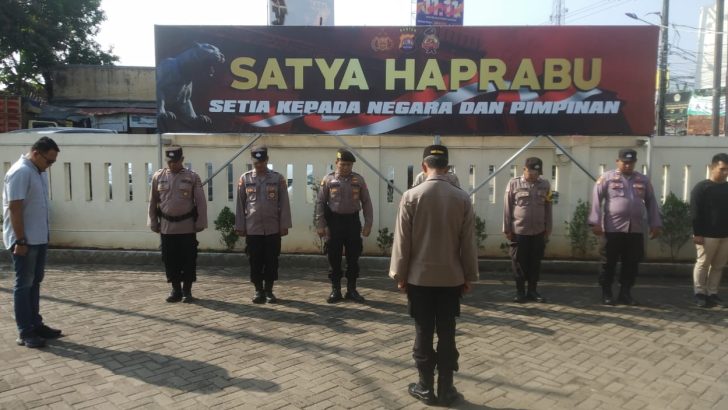 Tingkatkan Kedisiplinan anggota Polsek Cisoka dengan melaksanakan Apel Pagi