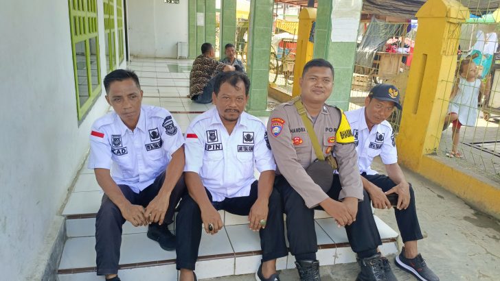 Dengarkan Keluhan Masyarakat Personil Polsek Mauk Polresta Tangerang Sambang