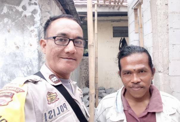 Gencarkan program Polisi RW, Anggota Polsek Kresek kunjungi warga di Desa.