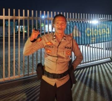Upaya mencegah kejahatan jalanan, personil Polsek Kresek lakukan Patroli Mobile dimalam hari.