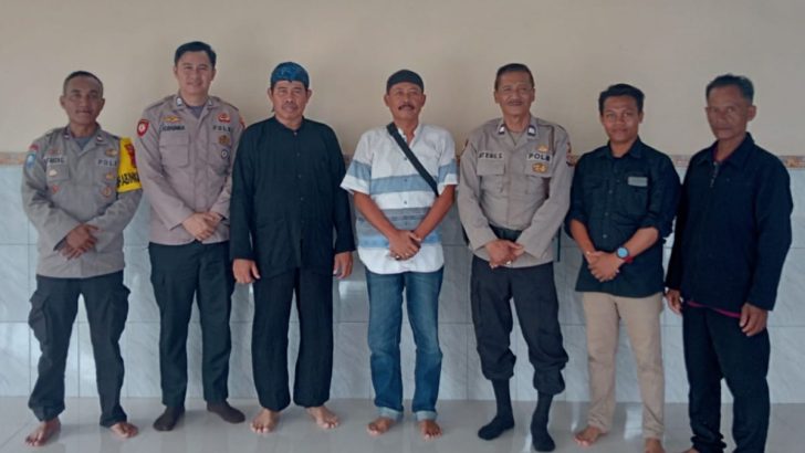 Menjaga Sinergitas dengan masyarakat, Polsek Kresek lakukan Patroli Mobile dan Dialogis