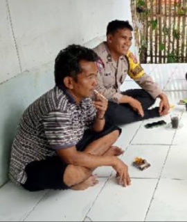 Kesigapan Polisi RW Polsek Kresek dalam segala permasalahan diwilayah, Bhabinkamtibmas Polsek Kresek kunjungi warga di Desa.