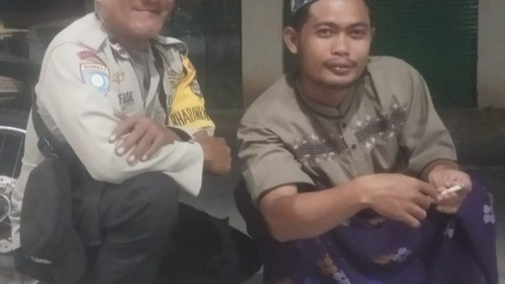 Gencarkan program Polisi RW, Anggota Polsek Kresek kunjungi warga di Desa.