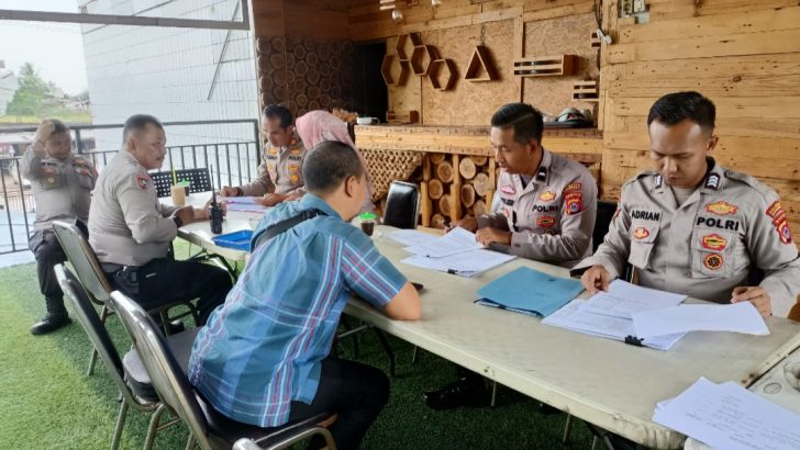 Tingkatkan Kepercayaan Masyarakat Siwas Polresta Tangerang melaksanakan kegiatan pengecekan dan pengawasan ke Polsek Jajaran.