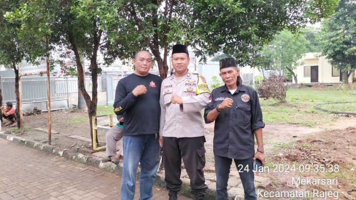 Bersama organisasi masyarakat BPPKB Binamas Desa Mekarsari jalin silaturahmi dan bersama ciptakan lingkungan aman