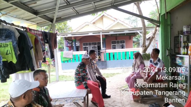 Binamas dan babinsa Desa Mekarsari sambang dan berikan edukasi Kamtibmas kpd masyarakat
