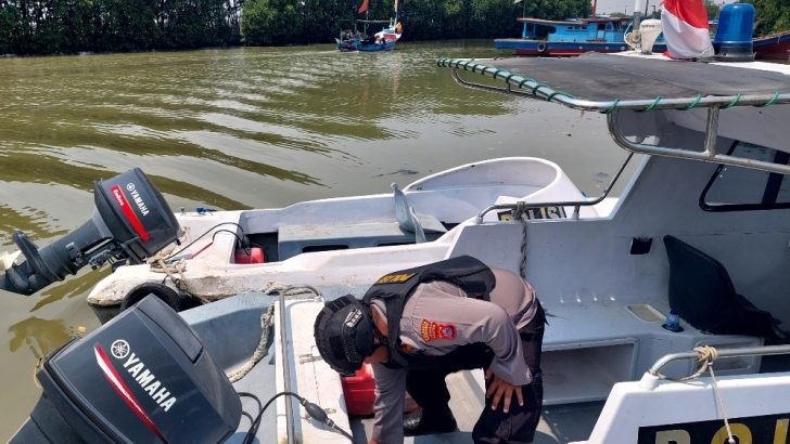 Pastikan Seluruh Peralatan Dalam Keadaan Aman, Satpolairud Polresta Tangerang Lakukan Pengecekan Kapal Pagi Hari