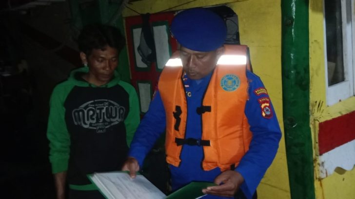 Tingkatkan Giat Patroli Di Wilayah Perairan Lontar Banten Oleh Personel Sat Polairud Polresta Tangerang