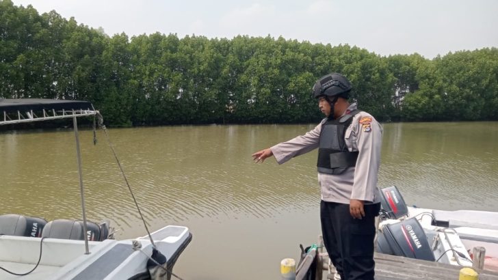 Pastikan Seluruh Peralatan Dalam Keadaan Aman, Satpolairud Polresta Tangerang Lakukan Pengecekan Kapal Pagi Hari