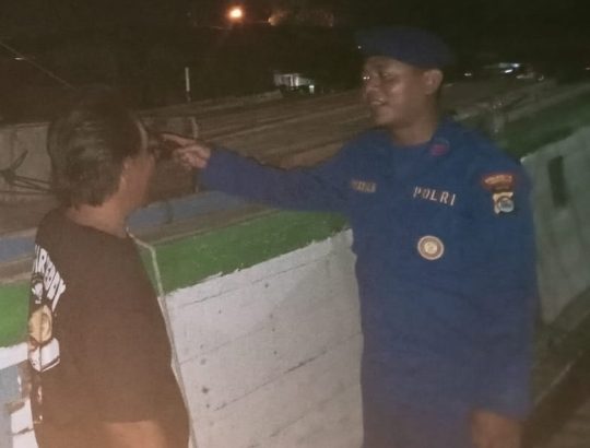 Patroli Malam Hari Di Dermaga Pelabuhan Tradisional Oleh Personel Sat Polairud Polresta Tangerang