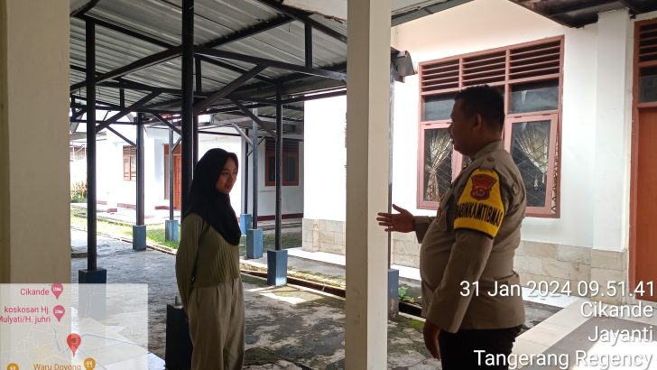 Tekan gangguan kamtibmas Personil Polsek Cisoka Melaksanakan Giat Polisi RW