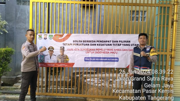 Pemasangan Spanduk Himbau Pemilu Damai 2024