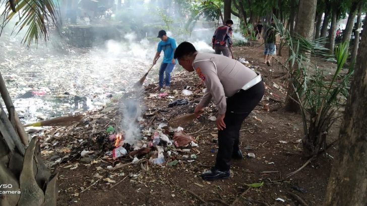 PS.Kanit Lantas IPDA M ARIFIN SH Melaksanakan Kerja Bakti