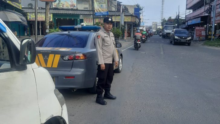 Anggota Sat samapta Polsek pasar Kemis Melaksanakan kegiatan protap gatur lalin sore hari