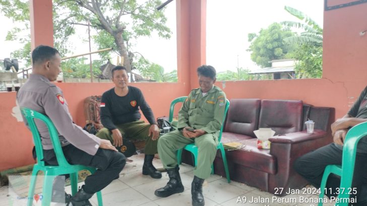 Anggota Samapta Polsek Pasar Kemis patrlo dialogis sampaikan pesan harkamtibmas jelang pemilu 2024 Aman.