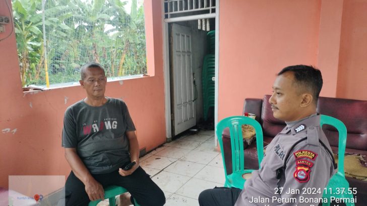 Anggota Samapta Polsek Pasar Kemis Laksanakan Patroli dialogis Himbau warga sampaikan pesan Kamtibmas jelang pemilu damai 2024