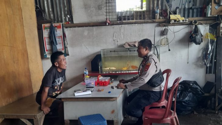 Mencegah terjadinya tindak Kejahatan Anggota Sat Samapta memberikan pesan kamtibmas saat Melaksanakan patroli Barcode di sekitaran Bank BJB Kantor Cabang Cikupa Kawidaran.