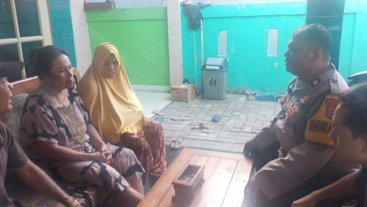 Bhabinkamtibmas Polsek Pasar Kemis Lakukan Sambamg Warga Agar Ciptakan Pemilu Damai di 2024