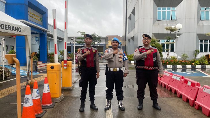 PELAKSANAKAN PENGECEKAN PETUGAS PENJAGAAN MAKO POLRESTA TANGERANG OLEH PIKET SIPROPAM POLRESTA TANGERANG