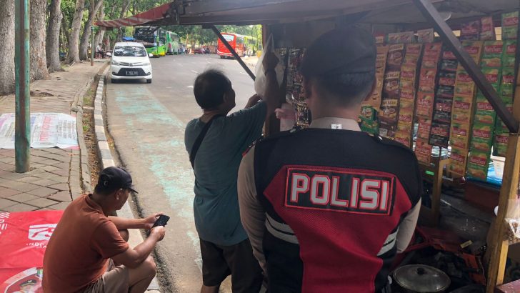 Di sekitaran PT. Inawan CSA dilaksanakan Patroli Barcode oleh Anggota Sat Samapta Polresta Tangerang memberikan Himbauan  kamtibmas Kepada Masyarakat.