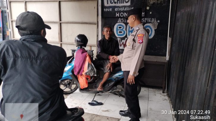 Anggota Samapta Bripka Landung Melaksanakan Patroli Dialogis