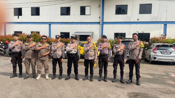 Ops Mantap Brata Anggota SatSamapta Melaksanakan Pengamanan 1×24 Jam di Gudang Logistik Pemilu Kab. Tangerang Menjelang Pemilu 2024