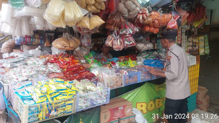 Ciptakan Rasa Aman Satbinmas Sambang Patroli Pasar Cikupa