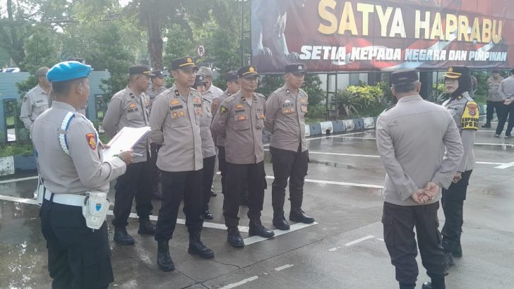 PENGECEKAN ANGGOTA PADA APEL FUNGSI BAGSDM OLEH SIPROPAM POLRESTA TANGERANG