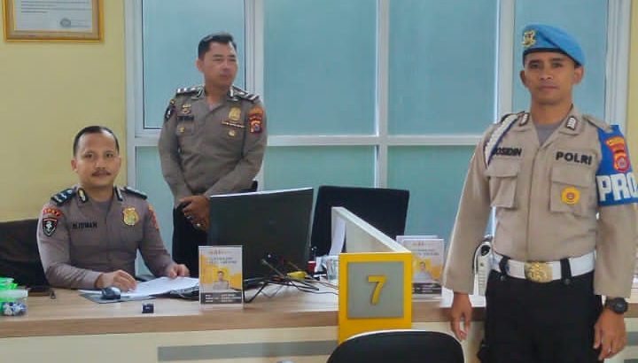 PENGECEKAN PETUGAS SPKT POLRESTA TANGERANG OLEH PIKET SIPROPAM POLRESTA TANGERANG
