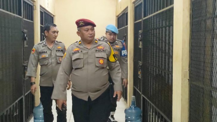PENGECEKAN MALAM PADA RUANG TAHANAN POLRESTA TANGERANG PADA OLEH PIKET SIPROPAM POLRESTA TANGERANG