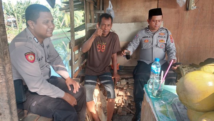 Sambang anggota Polsek Rajeg kepada warga masyarakat.
