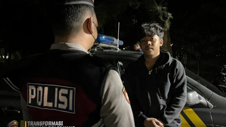 Di sekitaran Kawasan Kantor Bupati Tangerang Anggota Unit Turjawali Sat Samapta  melaksanakan Patroli Barcode memberikan pesan kamtibmas Kepada Masyarakat.