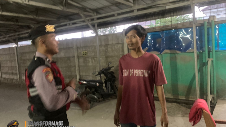 Di sekitaran PT. Inawan CSA dilaksanakan Patroli Barcode oleh Anggota Sat Samapta Polresta Tangerang memberikan Himbauan  kamtibmas Kepada Masyarakat.