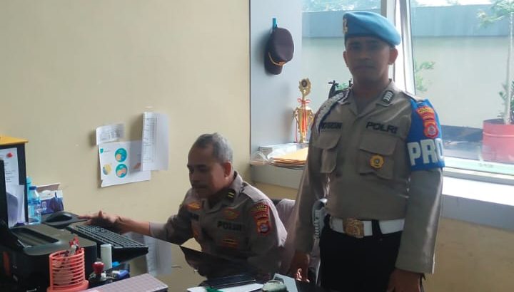 PENGECEKAN KEHADIRAN PERSONIL BAGSDM POLRESTA TANGERANG OLEH PIKET SIPROPAM POLRESTA TANGERANG