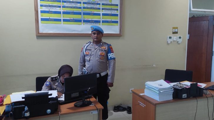 PENGECEKAN ANGGOTA PADA APEL FUNGSI SATBINMAS OLEH SIPROPAM POLRESTA TANGERANG 