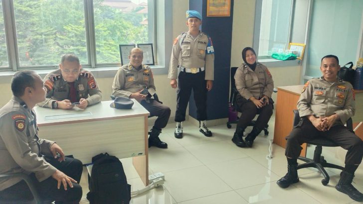 PENGECEKAN KEHADIRAN PERSONIL SATPAMOBVIT POLRESTA TANGERANG OLEH PIKET SIPROPAM POLRESTA TANGERANG