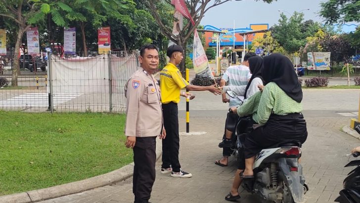 Bhabinkamtibmas Polsek Pasar Kemis Patrolo Dialogis di Grand Batavia