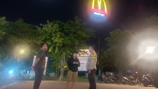 Bhabinkamtibmas Polsek Pasar Kemis Rutin Patroli Titik Barcode di McD Grand Batavia