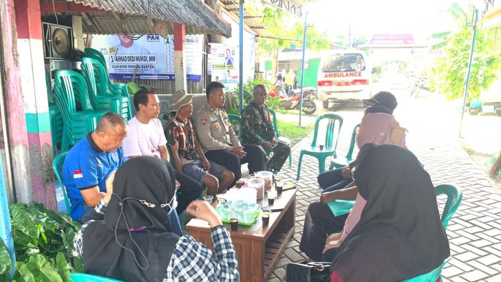 Binamas dan Babinsa desa Mekarsari sambangi warga didesa binaannya guna ciptakan lingkungan aman