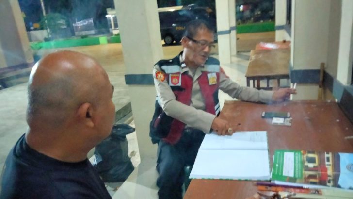 Personil Polsek Kresek tetap semangat menjaga wilayahnya dari Gangguan Kamtibmas di Malam Hari.