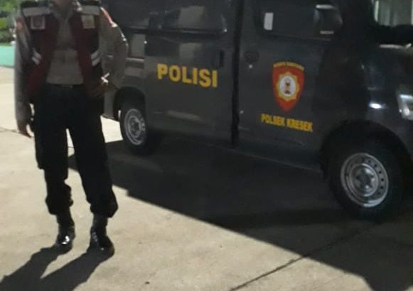 Patroli Mobile malam hari dilakukan Polsek Kresek dalam mencegah Guantibmas di wilayah